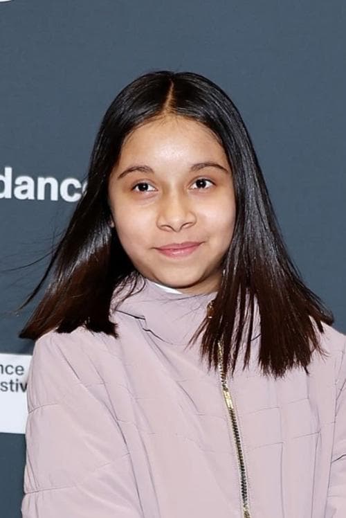 Mia Fernanda Solis as Lupe in Radical