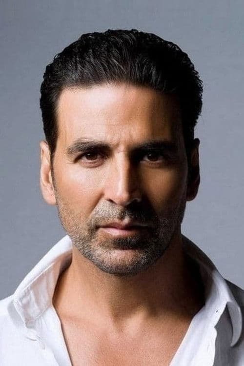 Akshay Kumar as Varun Batra in Good Newwz