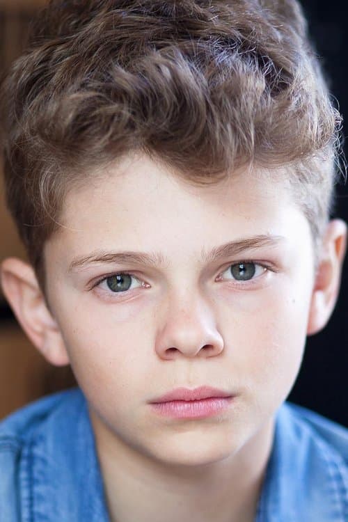 Maleaume Paquin as Rรฉmi in Remi, Nobody's Boy