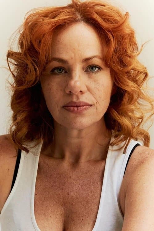 Karine Teles as Bárbara in The Second Mother