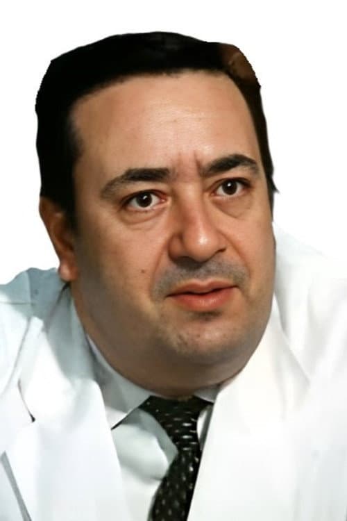 Francesco Mulè as Alfredo Amicucci (padre di Gianna) in Confessions of a Lady Cop