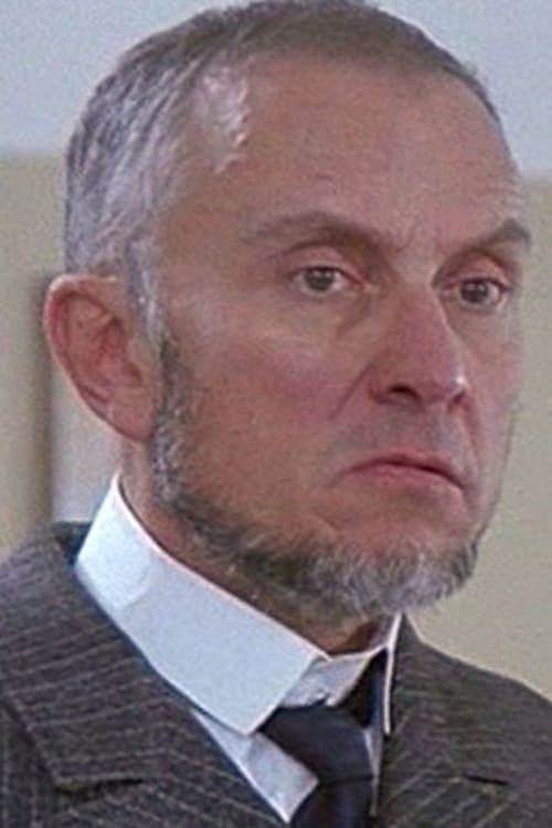 Enzo Robutti as Dott. Muller in Bingo Bongo